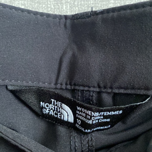 The North Face Women’s Black Convertible Pants - Picture 6 of 14